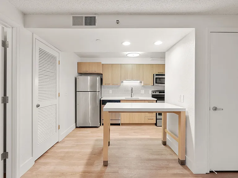 AVIA Lofts on Parkway — Photo 30