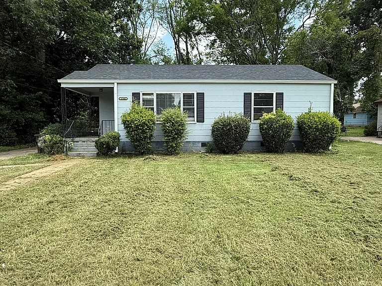 1744 Lincoln Pl SW — Photo 1