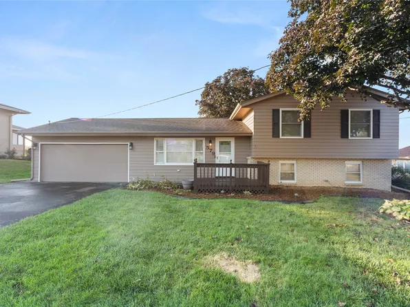 579 Greenfield Pkwy, Des Moines, IA 50320