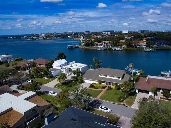 4925 W Bay Way Dr, Tampa, FL 33629