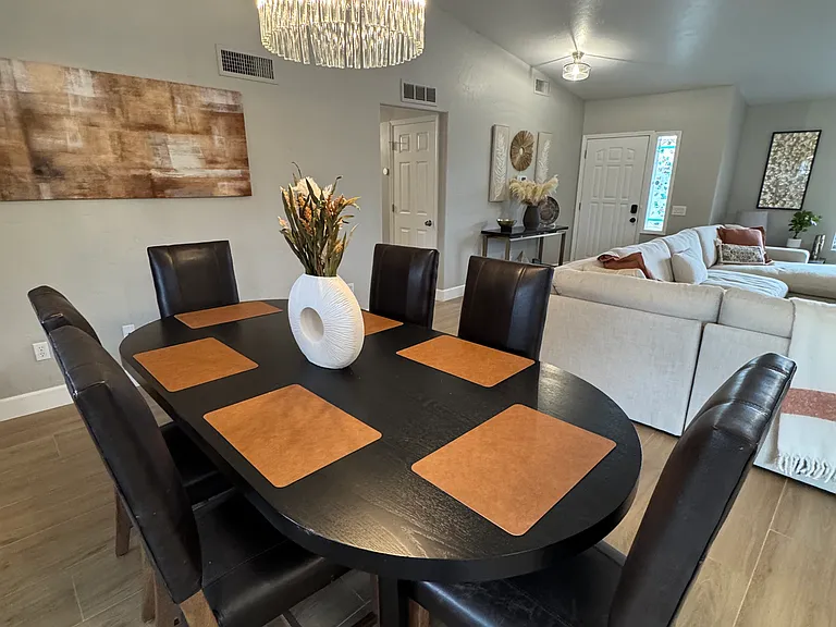 3732 N Taylor Dr — Photo 39