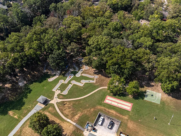 10 Victoria Ln — Photo 39