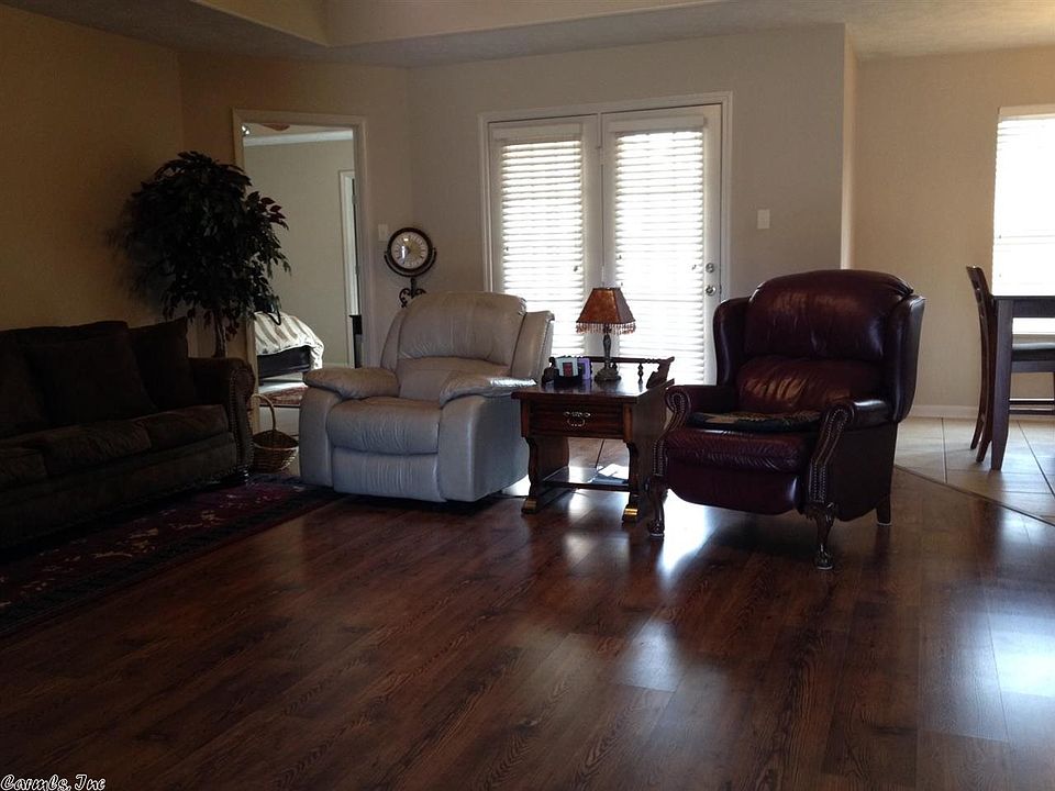 1st image of 340 Indian Hills Dr