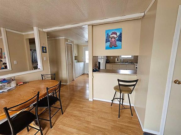 3rd image of 211 1st Ave E