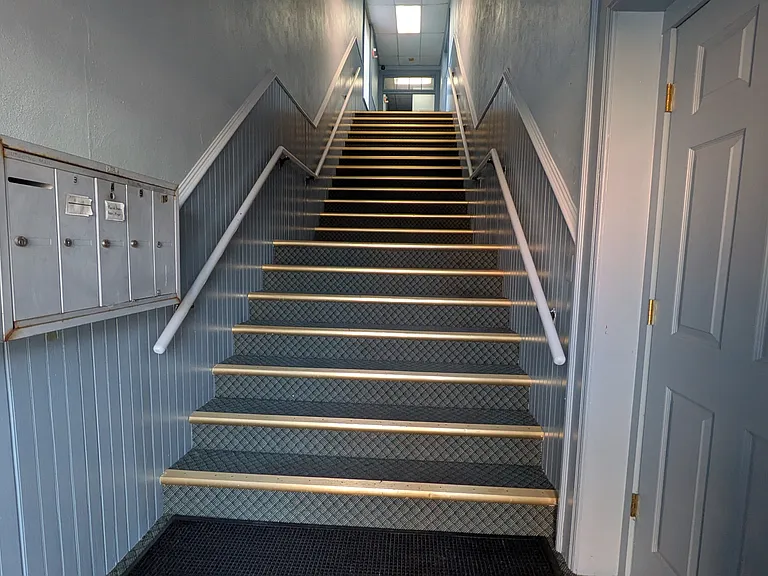 1516 Main St #6 — Photo 22
