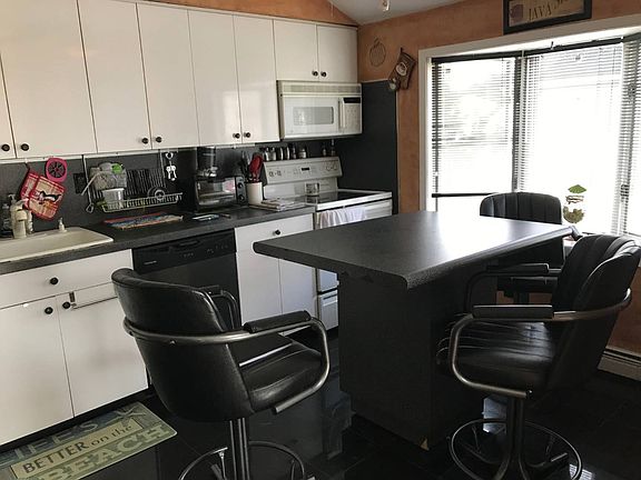4th image of 55 Rose St