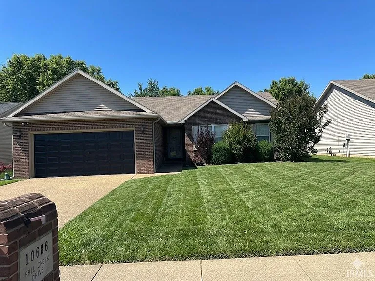 10686 Fall Creek Dr — Photo 1
