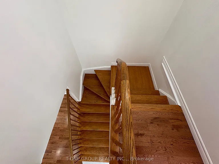49 Ambercroft Blvd — Photo 25