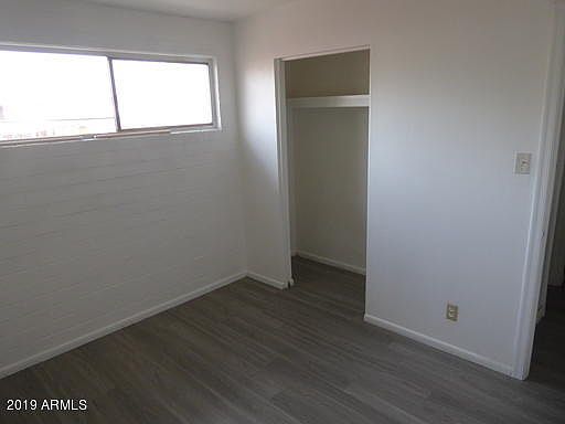 5th image of 900 E Henry St Unit B