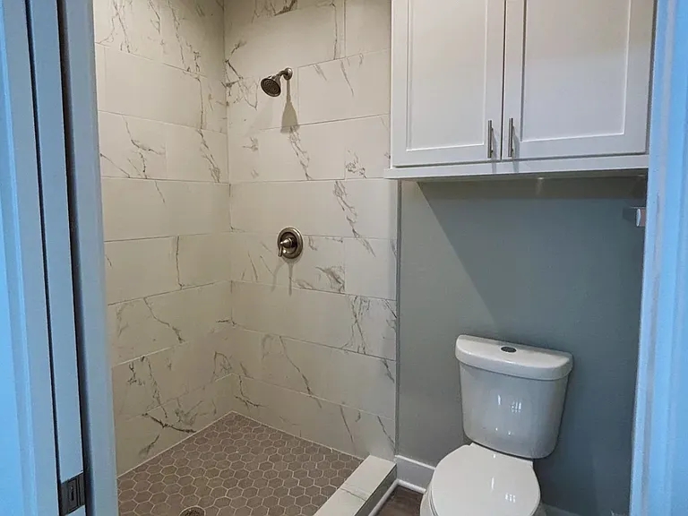 729 Ebenezer Ln — Photo 17