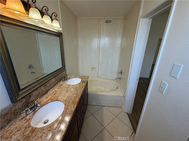 406 E California St #D — Photo 15
