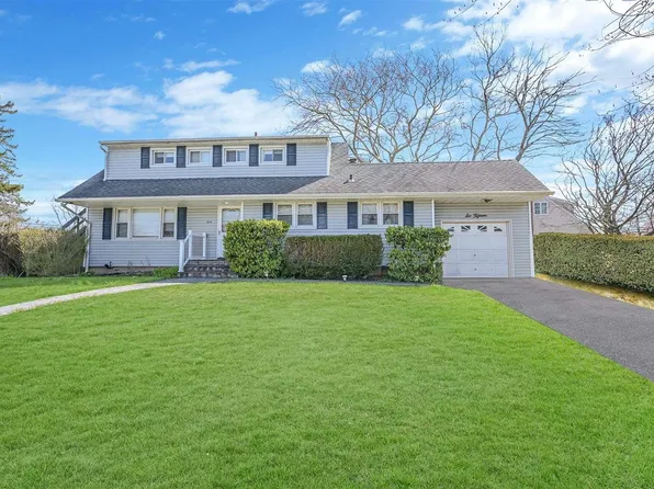615 Everdell Avenue, West Islip, NY 11795