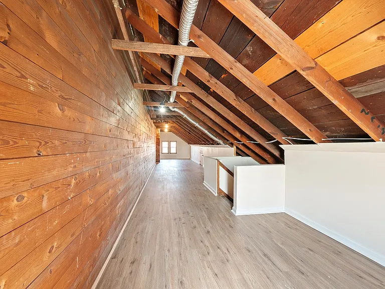 685 E Whittier St — Photo 25