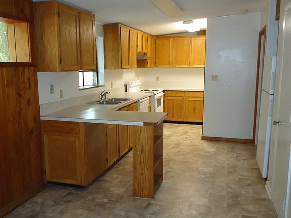 2nd image of 2410 Almond Dr