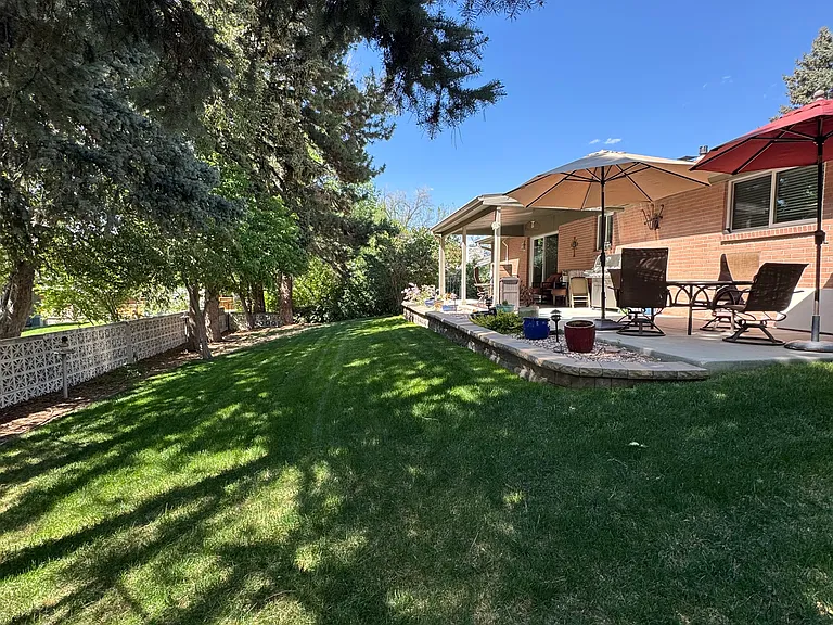 6907 S Hill St — Photo 32