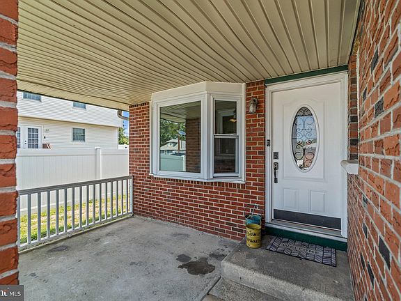 5th image of 8272 Eden Ln