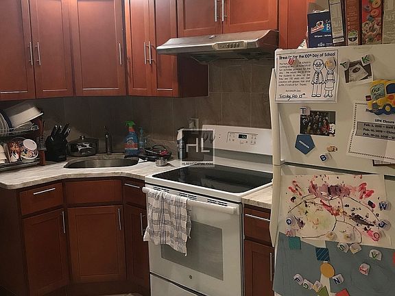 4th image of 8713 25th Ave #1