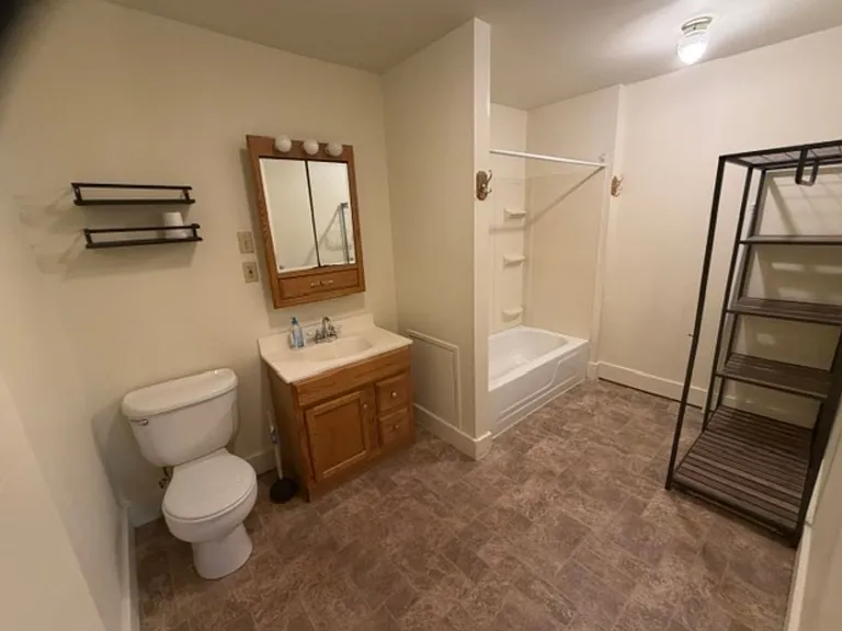 210 N Liberty St — Photo 13