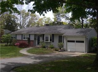 31 Wildwood Dr, Cranston, RI 02920