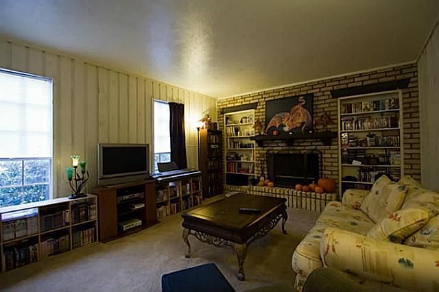 1st image of 608 Towne House Ln