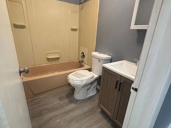 4th image of 15412 Maple Park Dr APT 9