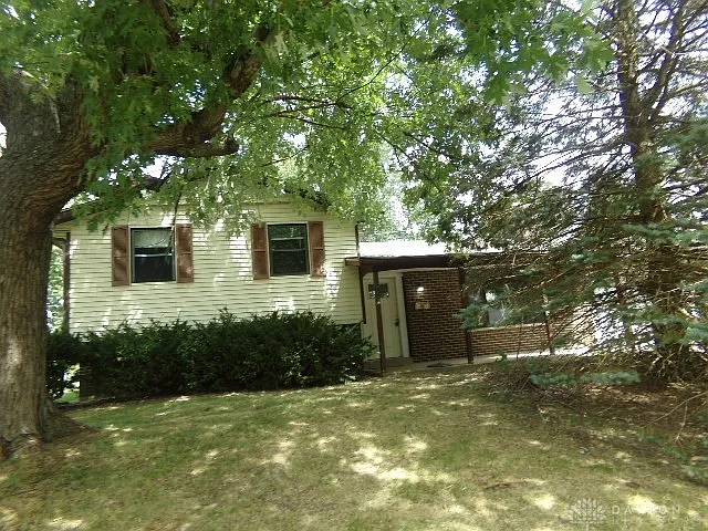 1034 Heathwood Dr photo 1