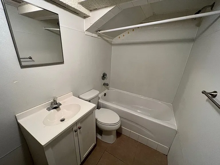 4306 NE 45th Ter #3C — Photo 10
