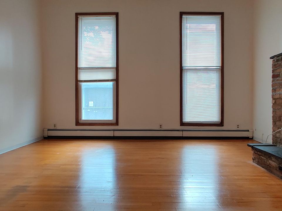 1st image of 1423 118th St Floor 1