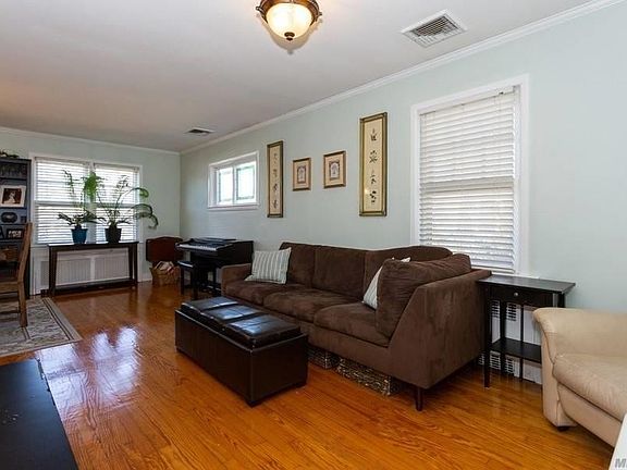 4th image of 1845 New York Ave