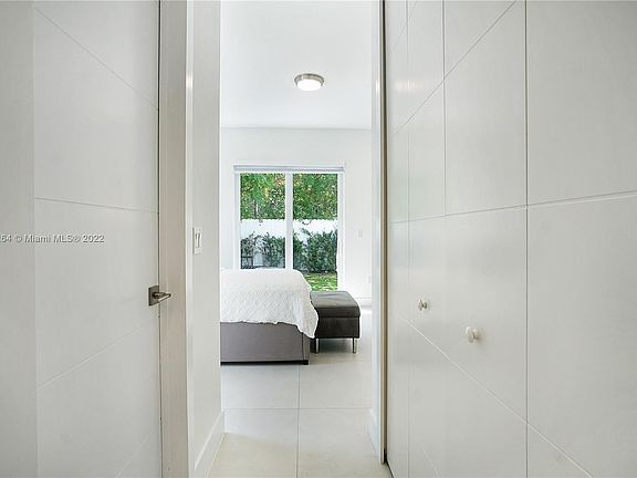 3rd image of 3590 Franklin Ave #35RS