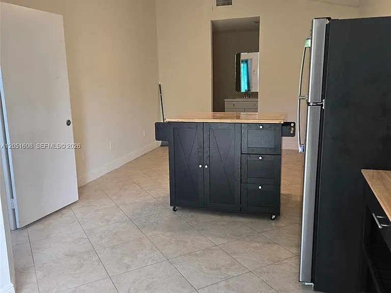 818 E Palm Run Dr #0 — Photo 3