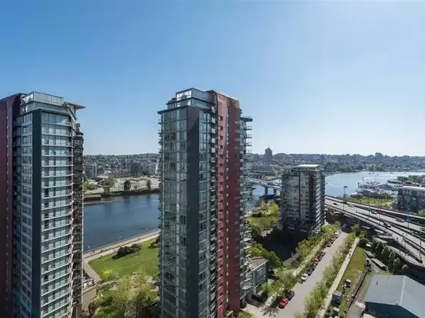 33 Smithe St, Vancouver, BC