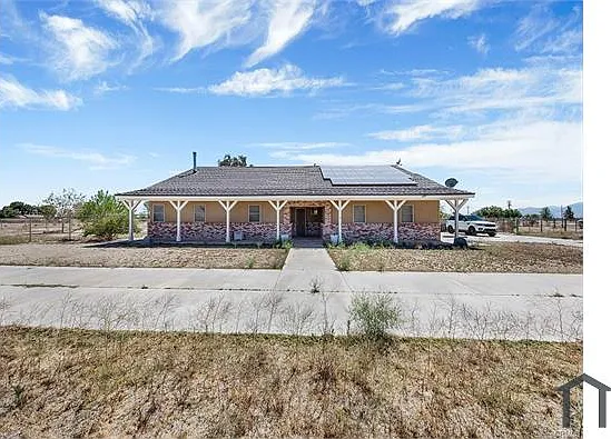 4 bed, 2344 sqft, $3,500 — Photo 3
