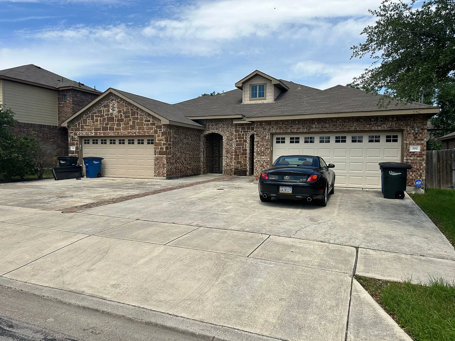 Townhome for rent — Photo 1