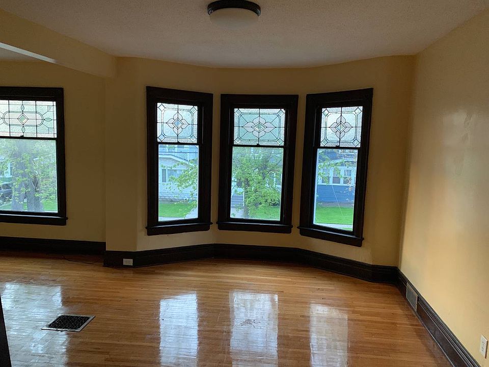 1st image of 89 Sheffield Ave