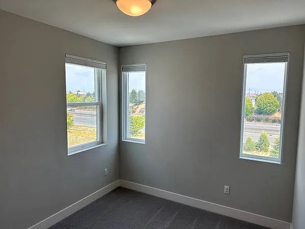 1556 Wright Ave — Photo 12