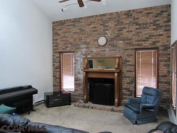 5th image of 750 W Aaron Dr