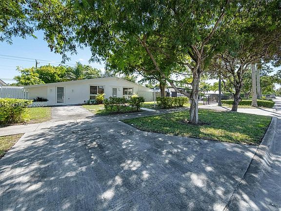 4th image of 9380 Caribbean Blvd