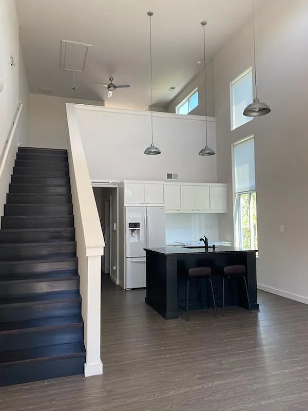 961 McClanahan Ln — Photo 1