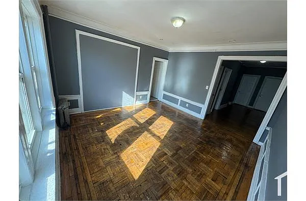 Photo 2 of 6 - 323 Park Ave #6 - Newark, NJ Building Photo - 323 Park Ave #6