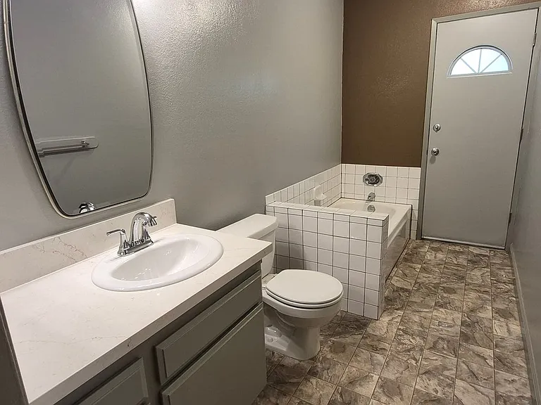 1121 Swallow Ln — Photo 11