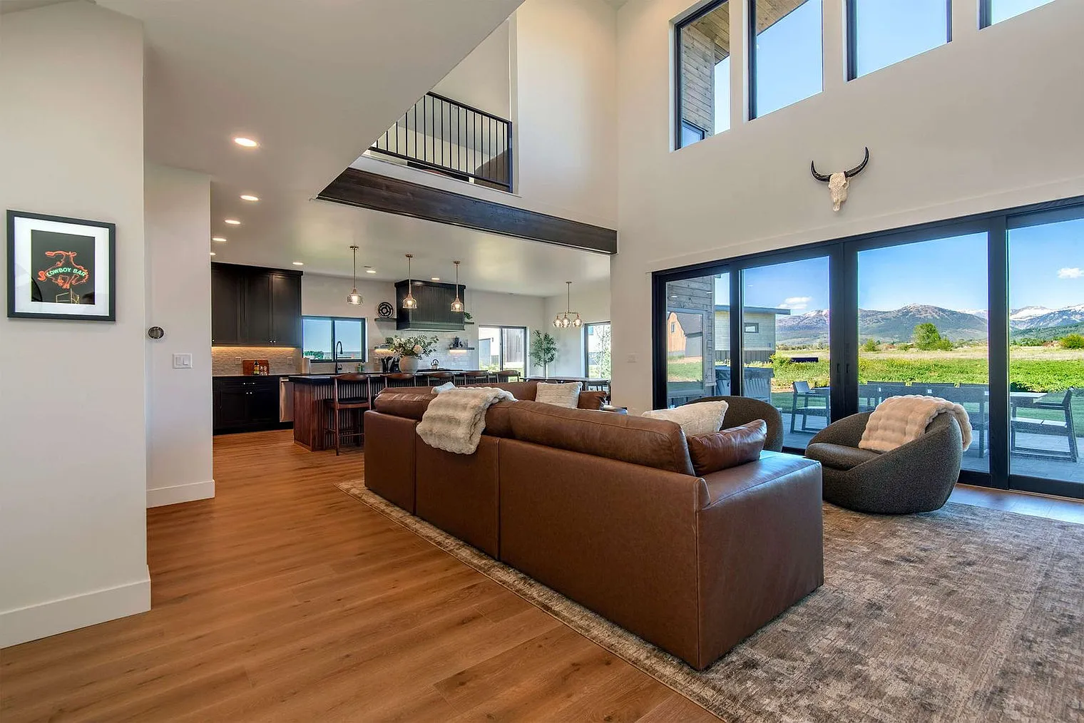 4 bed, 3.0 bath, 2927 sqft, $11,933 — Photo 1