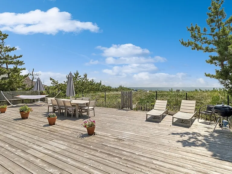323 Marine Blvd — Photo 28