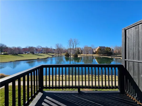 15913 W 89th Pl, Lenexa, KS 66219