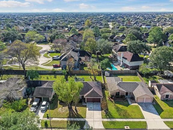 3rd image of 2705 Orion Dr