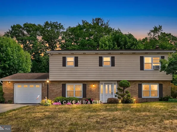 17 Terrace Hill Rd, Pine Grove, PA 17963