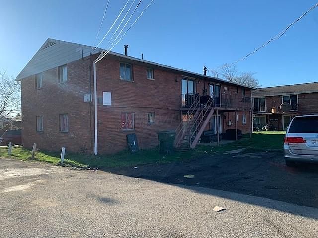 2nd image of 751 Kingsford Rd