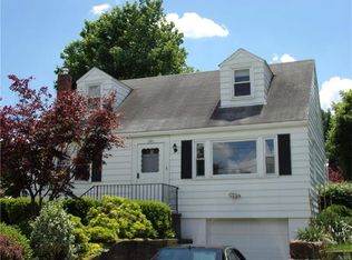 1140 Butztown Rd, Bethlehem, PA 18017