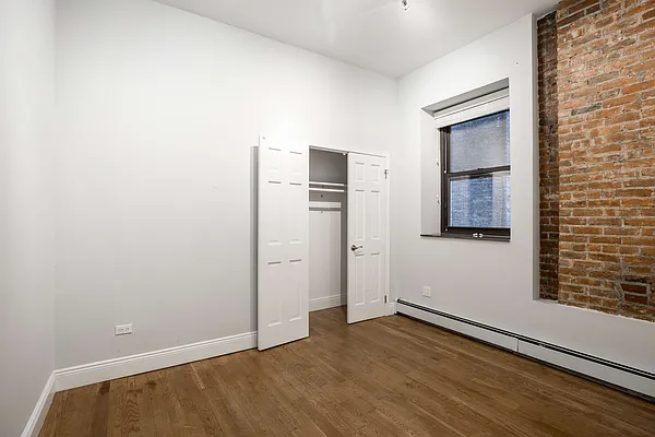 Rented by Nooklyn NYC LLC | media 34