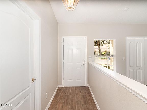 4th image of 3024 Oak Hammock Dr